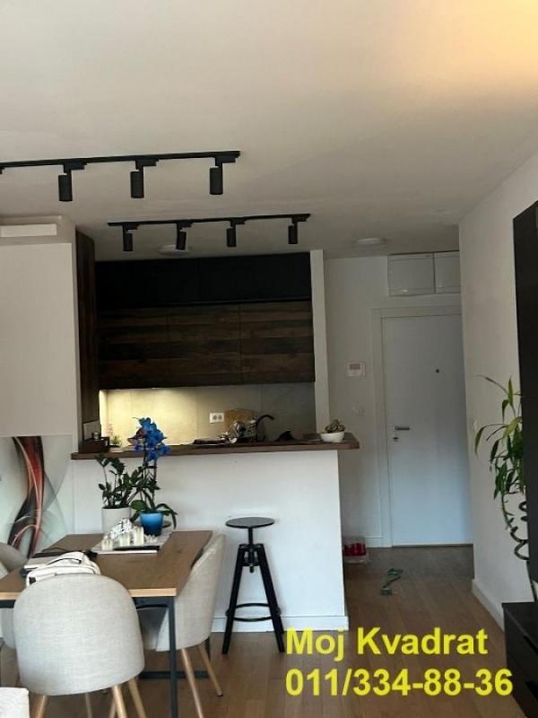 Stan na prodaju u Beogradu, Tošin bunar, trosoban, 71m2, cena 320000 evra