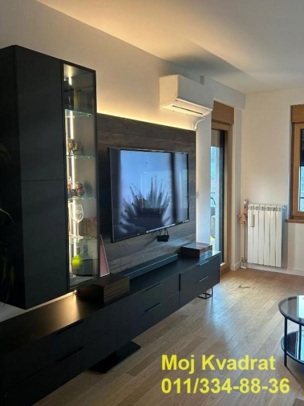 Stan na prodaju u Beogradu, Tošin bunar, trosoban, 71m2, cena 320000 evra