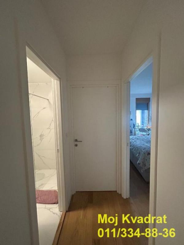 Stan na prodaju u Beogradu, Tošin bunar, trosoban, 71m2, cena 320000 evra