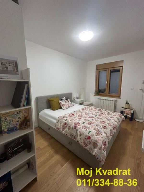 Stan na prodaju u Beogradu, Tošin bunar, trosoban, 71m2, cena 320000 evra