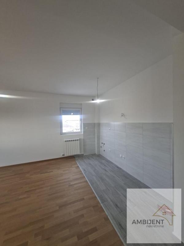 Stan na prodaju u Beogradu, Altina, trosoban, 58m2, cena 107300 evra