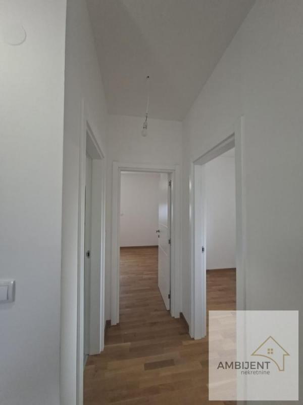 Stan na prodaju u Beogradu, Altina, trosoban, 58m2, cena 107300 evra