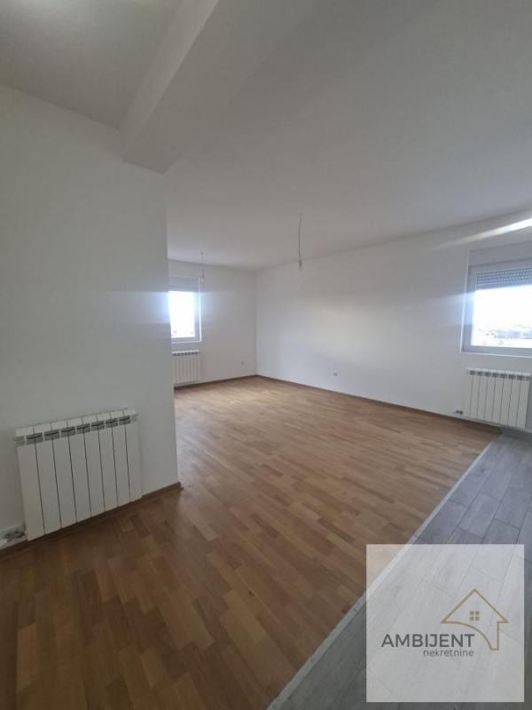 Stan na prodaju u Beogradu, Altina, trosoban, 58m2, cena 107300 evra