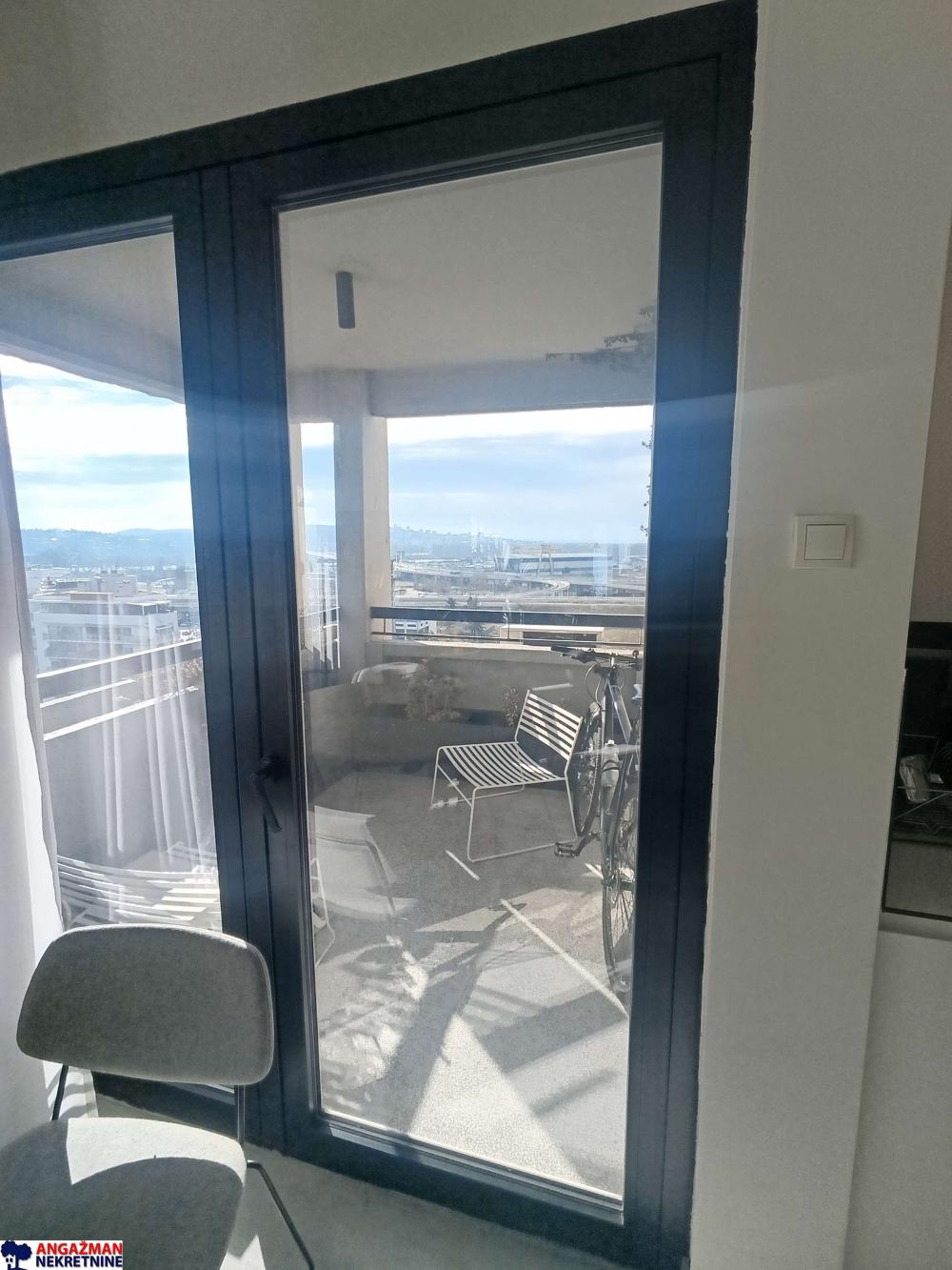 Stan na prodaju u Beogradu, Novi Beograd blok 23, 75m2, cena 320000 evra