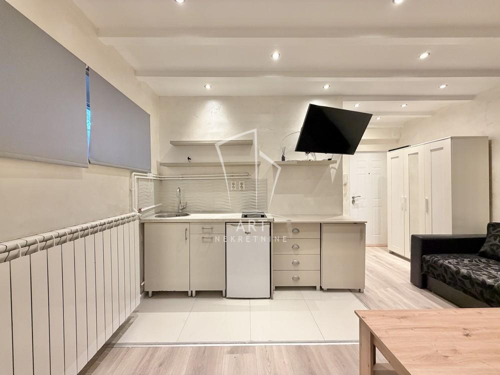 Stan na prodaju u Beogradu, Vračar, 21m2, cena 73000 evra