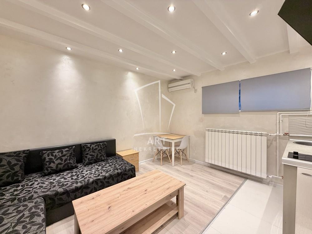 Stan na prodaju u Beogradu, Vračar, 21m2, cena 73000 evra