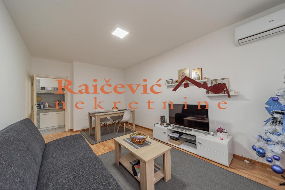 Stan na prodaju u Beogradu, Karaburma, dvosoban, 36m2, cena 105000 evra