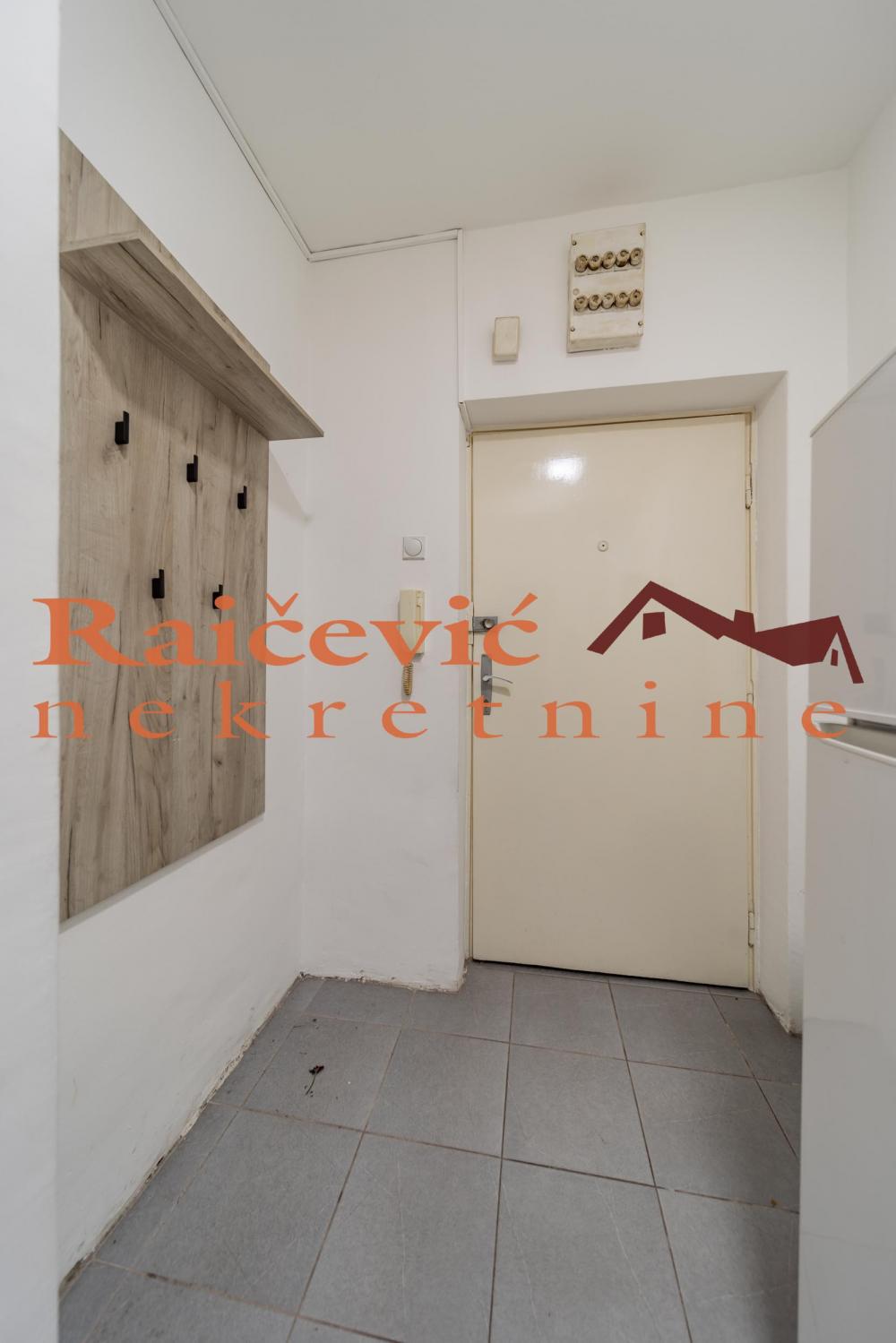 Stan na prodaju u Beogradu, Karaburma, dvosoban, 36m2, cena 105000 evra