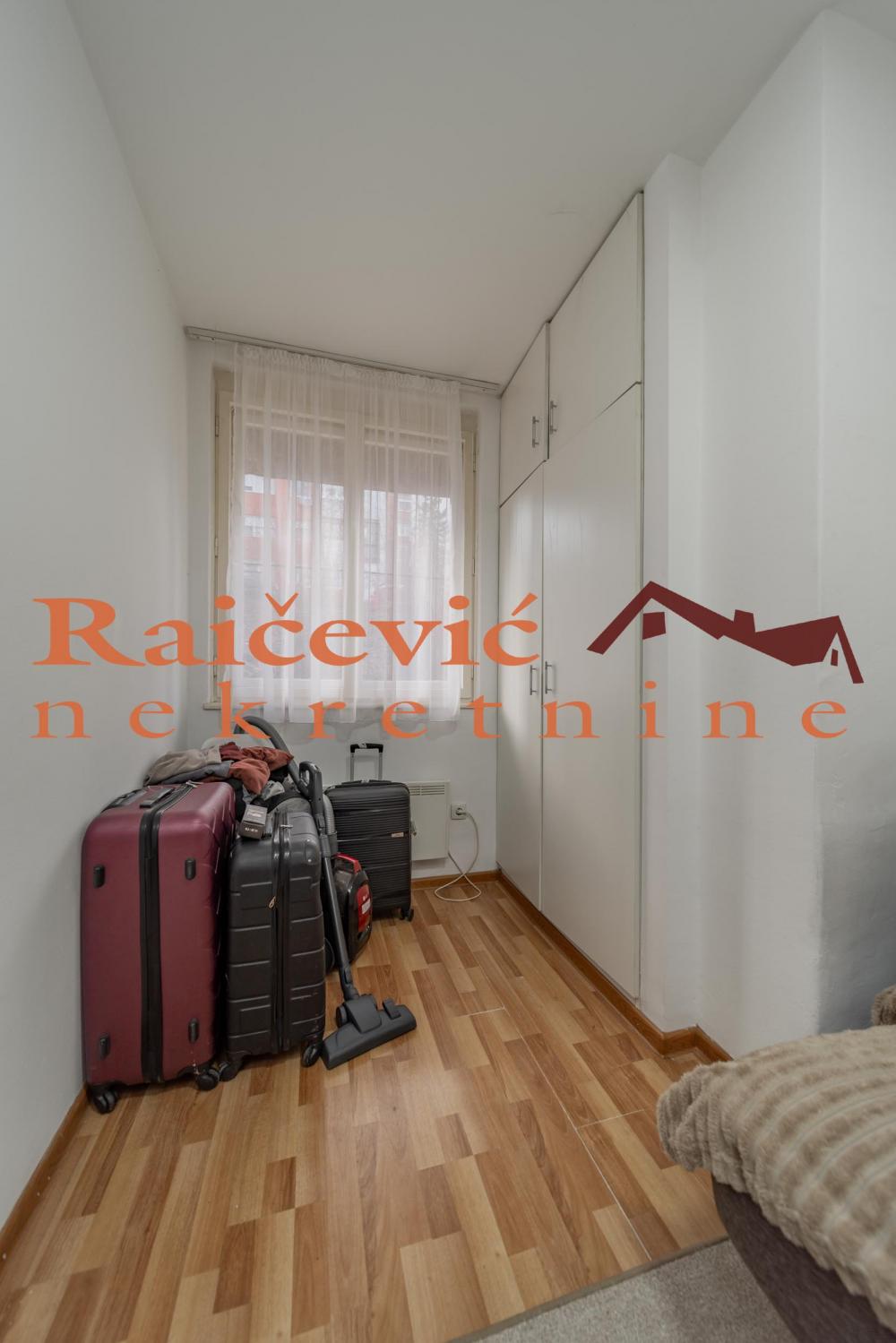 Stan na prodaju u Beogradu, Karaburma, dvosoban, 36m2, cena 105000 evra