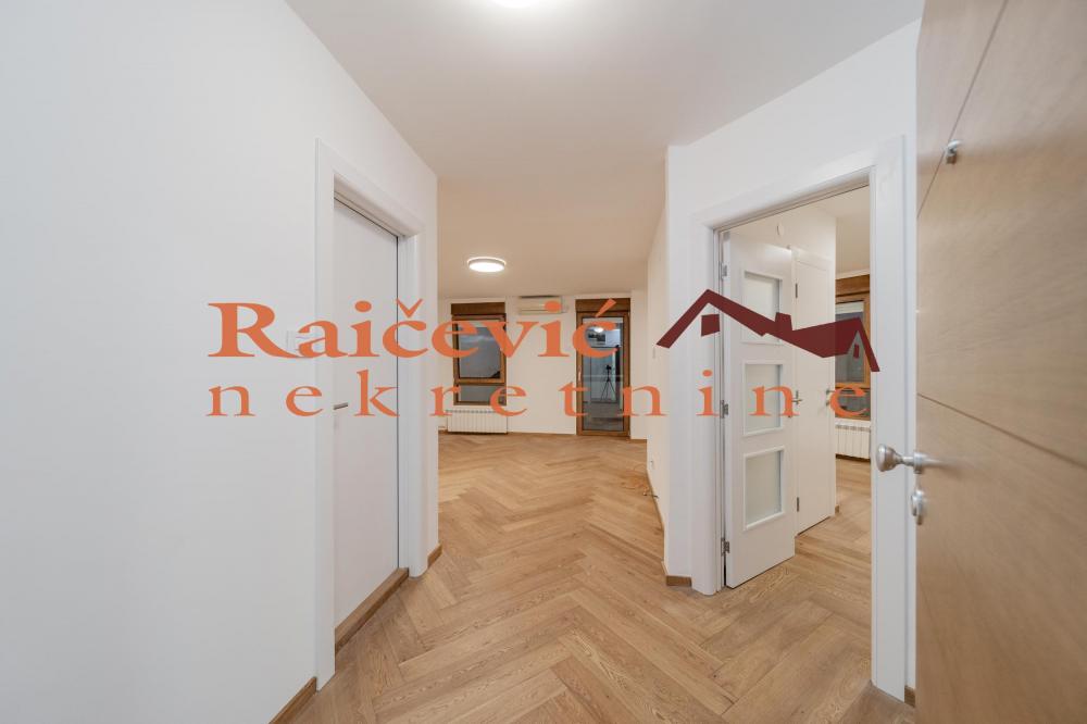 Stan na prodaju u Beogradu, Banovo brdo, dvosoban, 57m2, cena 216000 evra