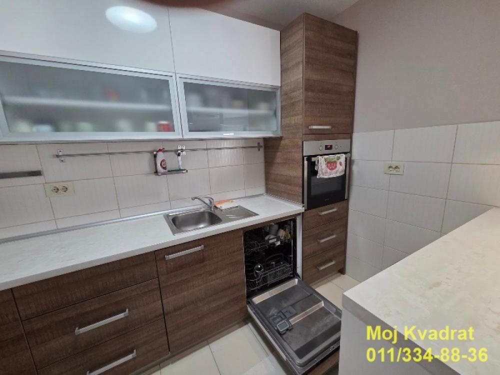 Stan na prodaju u Beogradu, Naselje Stepa Stepanović, dvoiposoban, 69m2, cena 217500 evra