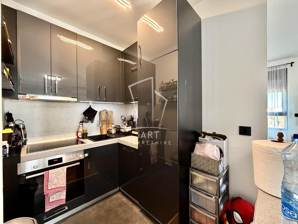 Stan na prodaju u Beogradu, Meandri, cetvorosoban, 100m2, cena 330000 evra