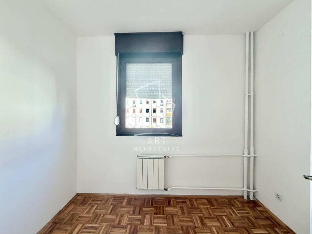 Stan na prodaju u Beogradu, Novi Beograd, trosoban, 73m2, cena 229000 evra