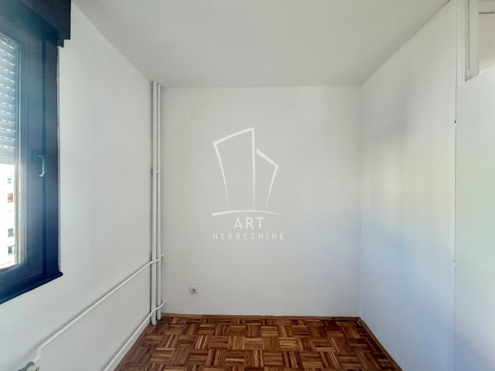 Stan na prodaju u Beogradu, Novi Beograd, trosoban, 73m2, cena 229000 evra