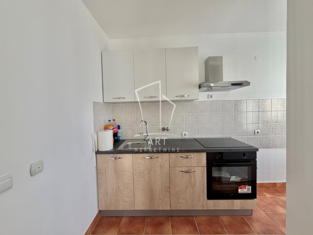 Stan na prodaju u Beogradu, Novi Beograd, trosoban, 73m2, cena 229000 evra