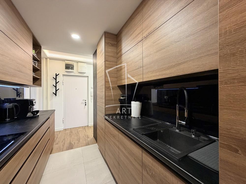 Stan na prodaju u Beogradu, Rakovica, dvoiposoban, 59m2, cena 205000 evra