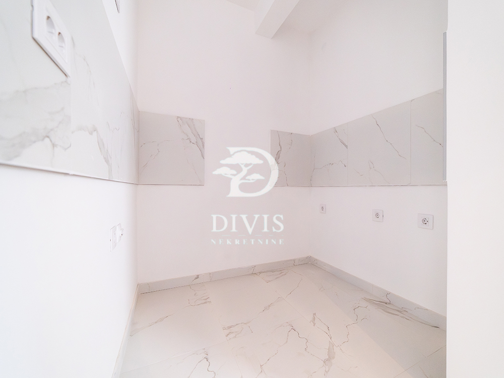 Stan na prodaju u Beogradu, Vračar (Hram), troiposoban, 71m2, cena 355000 evra