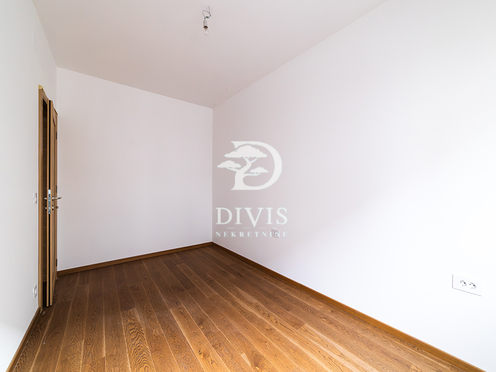 Stan na prodaju u Beogradu, Vračar (Hram), troiposoban, 71m2, cena 355000 evra