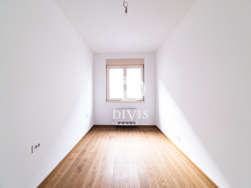 Stan na prodaju u Beogradu, Vračar (Hram), troiposoban, 71m2, cena 355000 evra