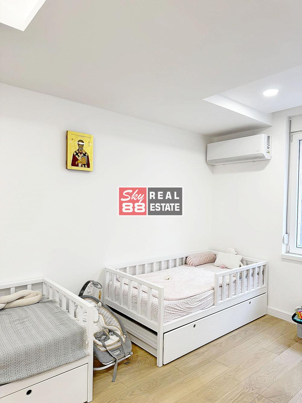 Stan na prodaju u Beogradu, Kalenić pijaca, trosoban, 89m2, cena 495000 evra