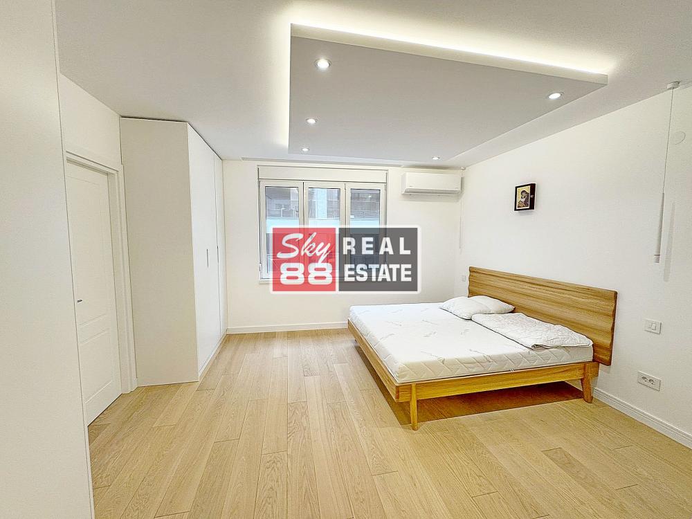 Stan na prodaju u Beogradu, Kalenić pijaca, trosoban, 89m2, cena 495000 evra