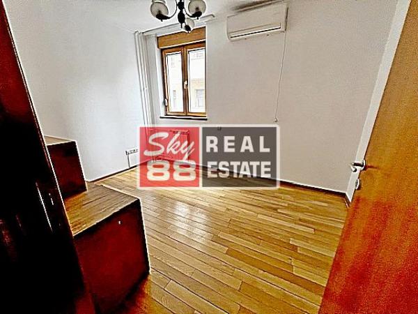 Stan na prodaju u Beogradu, Vračar, trosoban, 90m2, cena 432000 evra