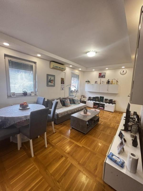 Stan na prodaju u Beogradu, Rakovica, jednoiposoban, 42m2, cena 114 evra