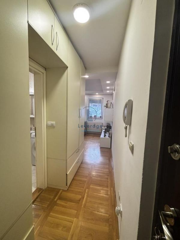 Stan na prodaju u Beogradu, Rakovica, jednoiposoban, 42m2, cena 114 evra