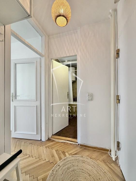 Stan na prodaju u Beogradu, Autokomanda, jednoiposoban, 42m2, cena 167000 evra