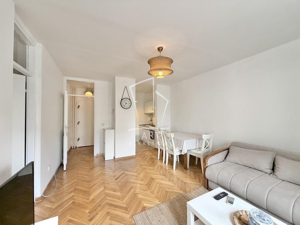 Stan na prodaju u Beogradu, Autokomanda, jednoiposoban, 42m2, cena 167000 evra