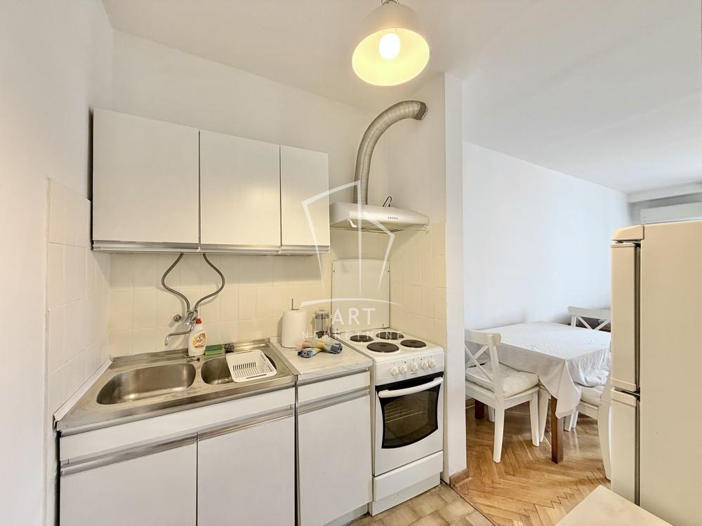 Stan na prodaju u Beogradu, Autokomanda, jednoiposoban, 42m2, cena 167000 evra