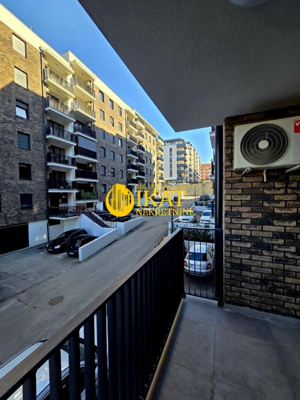 Stan na prodaju u Beogradu, Višnjička banja, trosoban, 67m2, cena 205000 evra