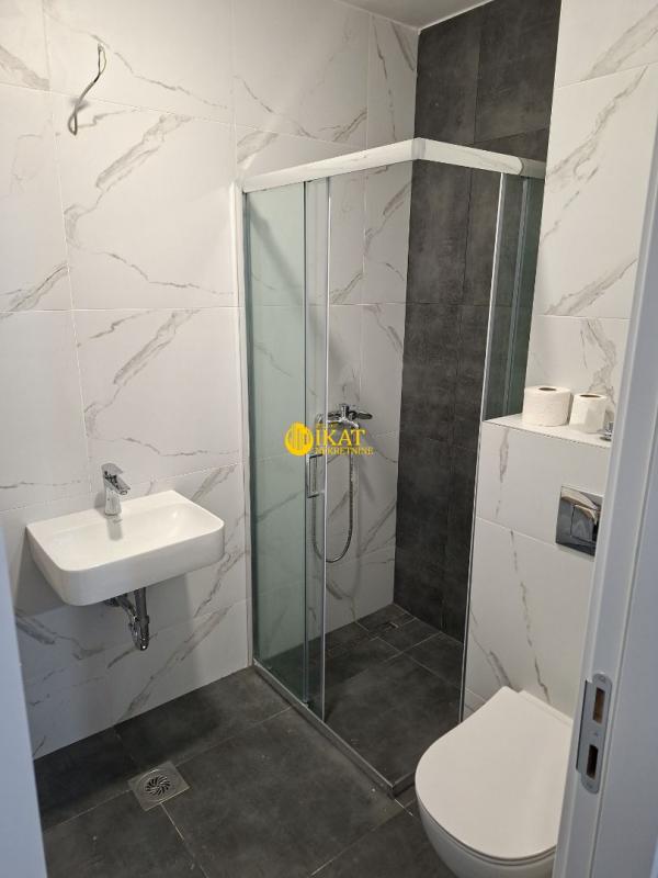 Stan na prodaju u Beogradu, Višnjička banja, trosoban, 67m2, cena 205000 evra