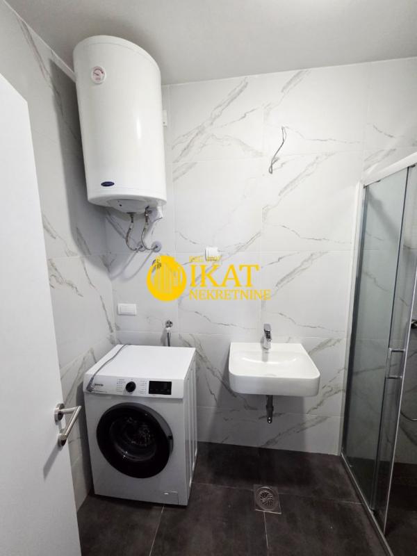 Stan na prodaju u Beogradu, Višnjička banja, trosoban, 67m2, cena 205000 evra