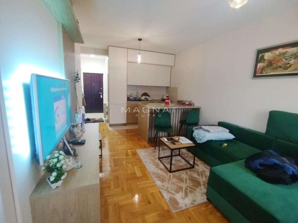 Stan na prodaju u Beogradu, Borča, dvosoban, 36m2, cena 68000 evra