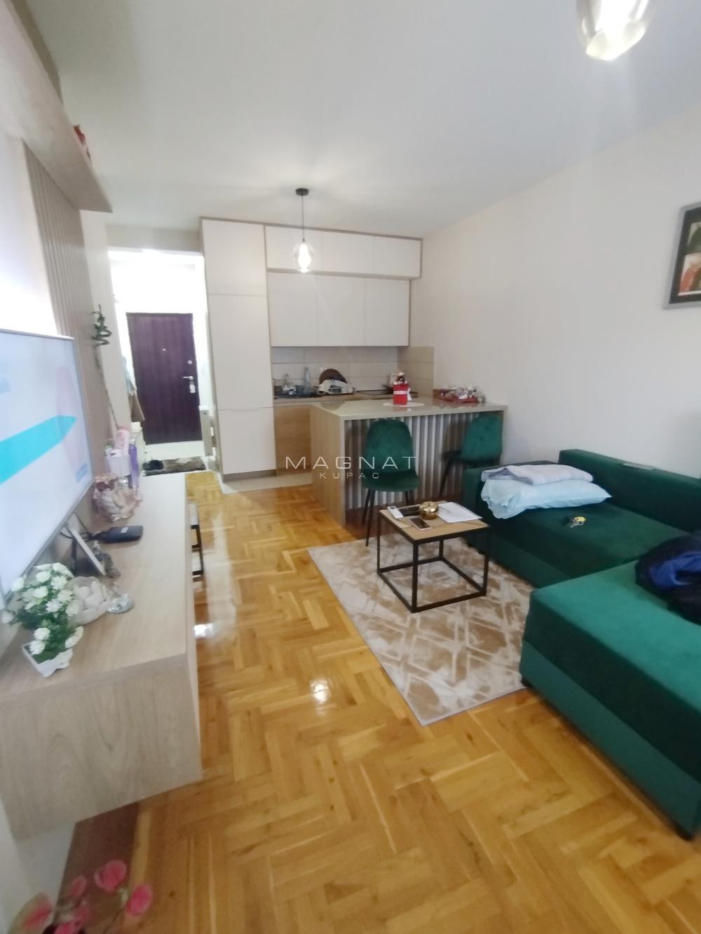 Stan na prodaju u Beogradu, Borča, dvosoban, 36m2, cena 68000 evra