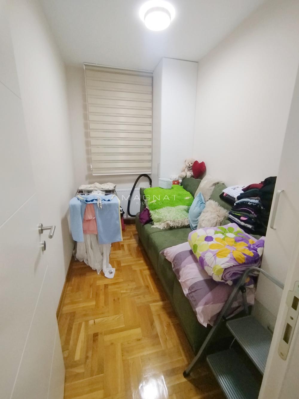 Stan na prodaju u Beogradu, Borča, dvosoban, 36m2, cena 68000 evra