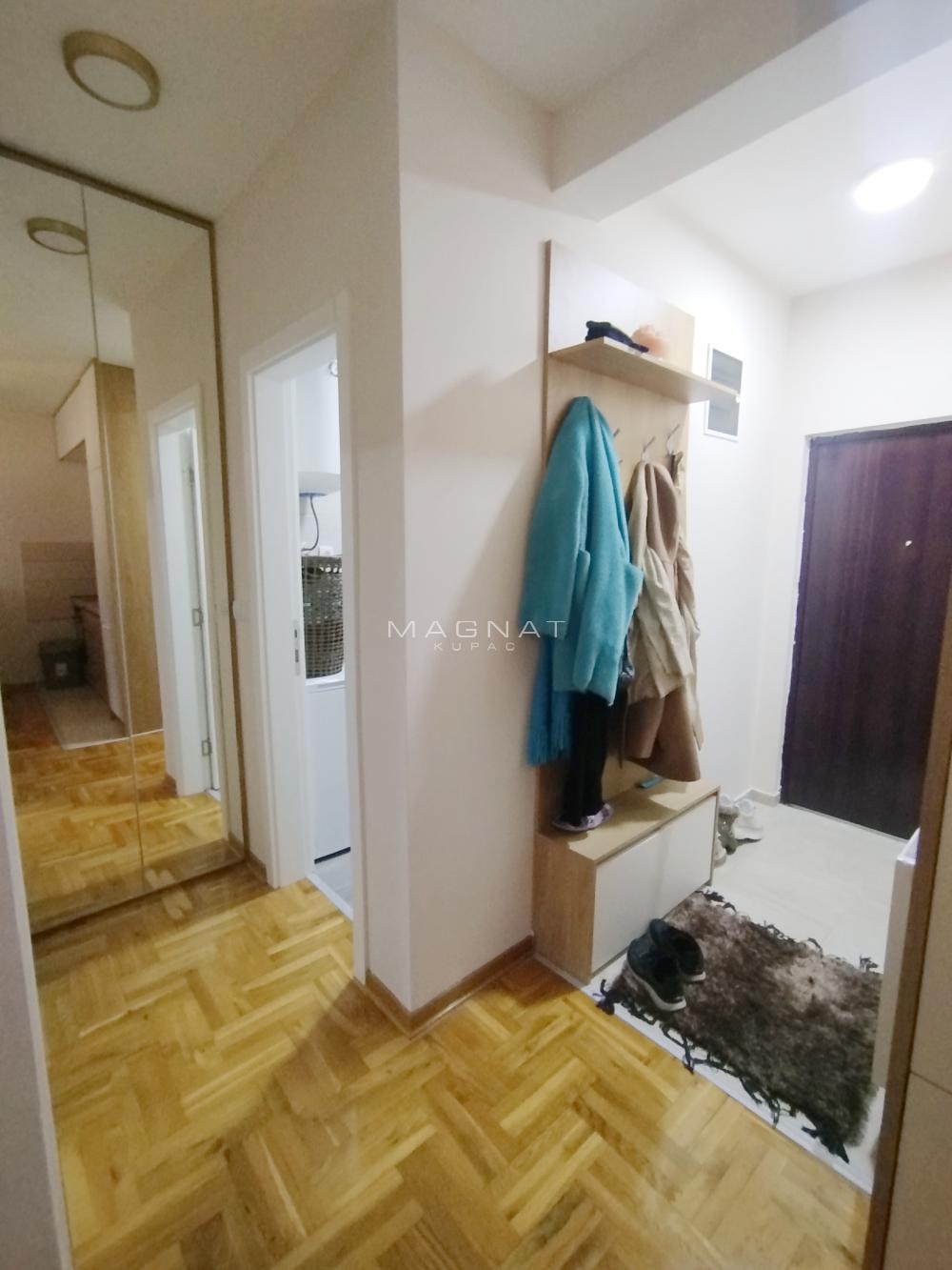 Stan na prodaju u Beogradu, Borča, dvosoban, 36m2, cena 68000 evra