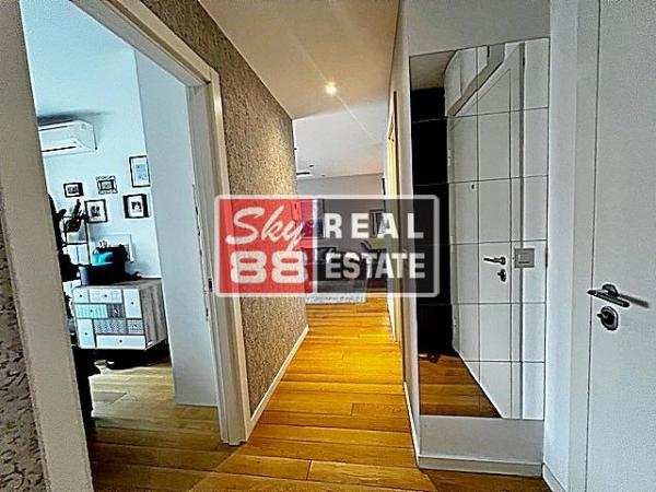 Stan na prodaju u Beogradu, Vračar, trosoban, 64m2, cena 300000 evra