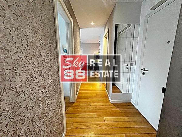 Stan na prodaju u Beogradu, Vračar, trosoban, 64m2, cena 300000 evra