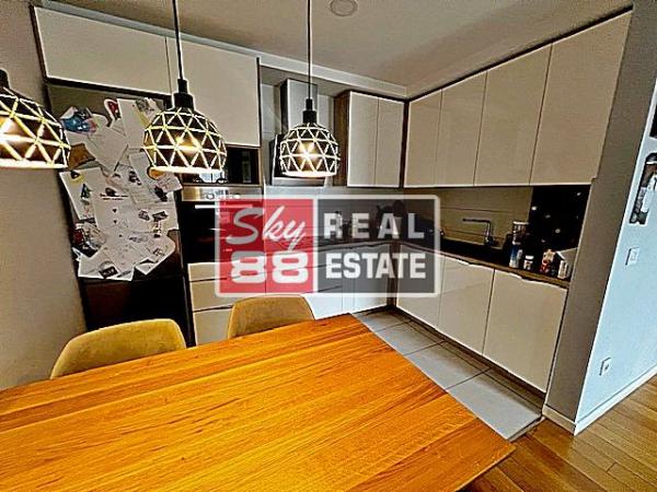 Stan na prodaju u Beogradu, Vračar, trosoban, 64m2, cena 300000 evra