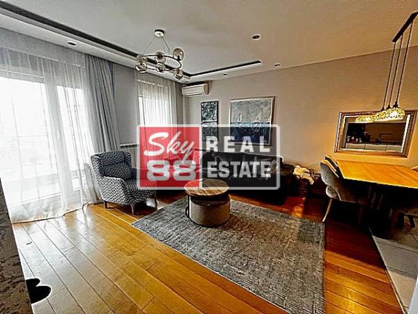 Stan na prodaju u Beogradu, Vračar, trosoban, 64m2, cena 300000 evra