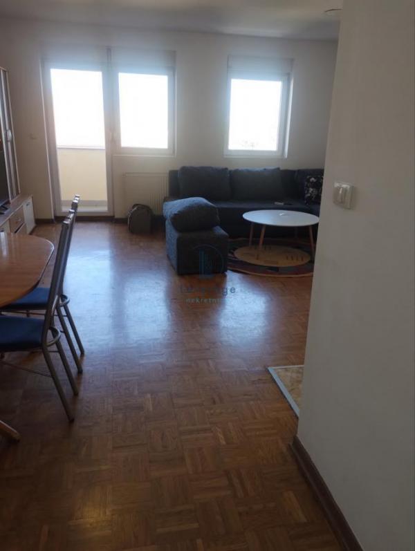 Stan na prodaju u Beogradu, Ledine, trosoban, 68m2, cena 150000 evra