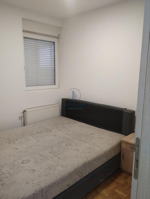 Stan na prodaju u Beogradu, Ledine, trosoban, 68m2, cena 150000 evra