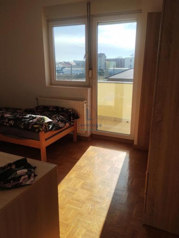 Stan na prodaju u Beogradu, Ledine, trosoban, 68m2, cena 150000 evra