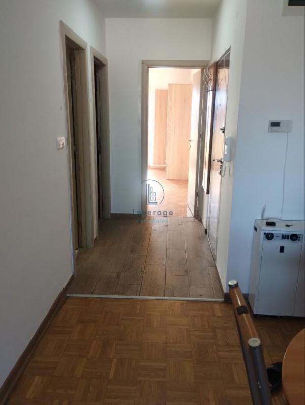 Stan na prodaju u Beogradu, Ledine, trosoban, 68m2, cena 150000 evra