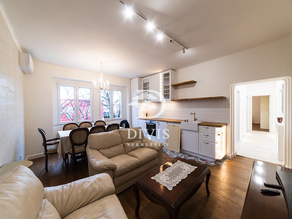 Stan na prodaju u Beogradu, Senjak, trosoban, 78m2, cena 295000 evra