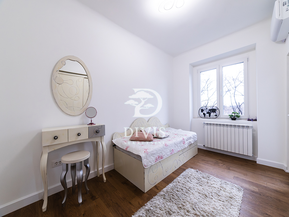 Stan na prodaju u Beogradu, Senjak, trosoban, 78m2, cena 295000 evra