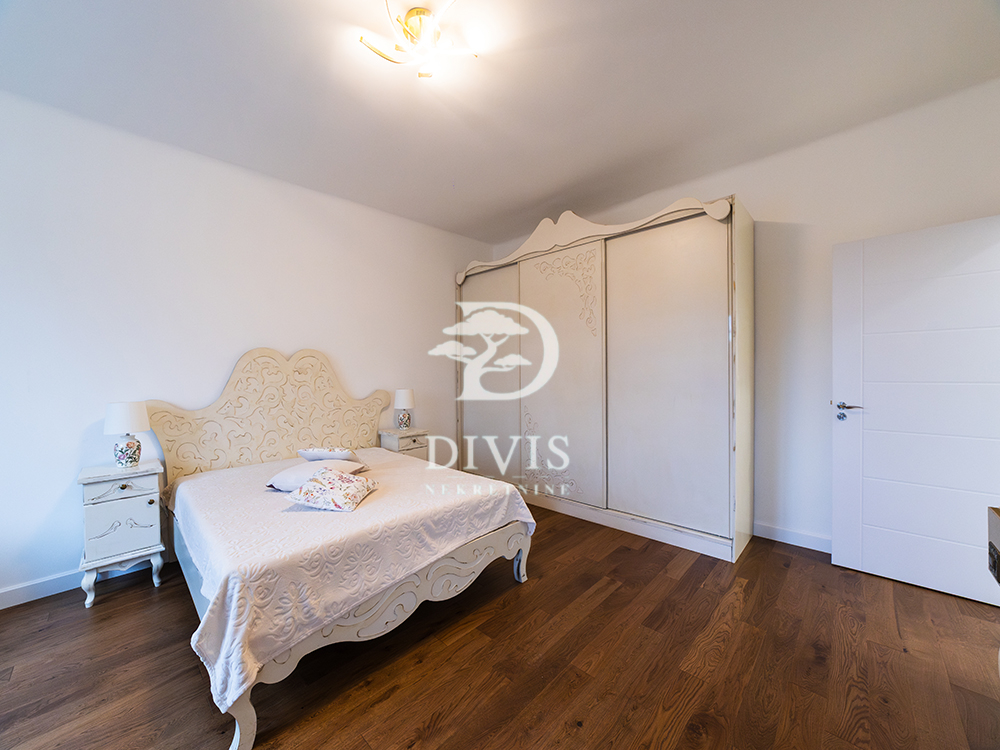 Stan na prodaju u Beogradu, Senjak, trosoban, 78m2, cena 295000 evra