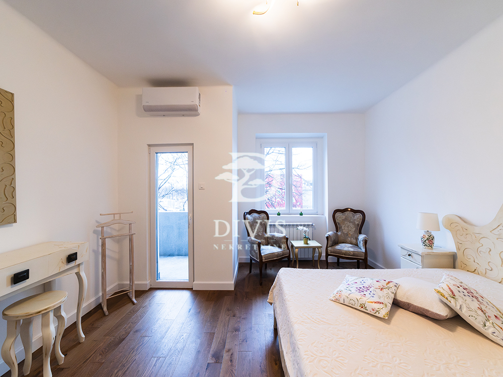 Stan na prodaju u Beogradu, Senjak, trosoban, 78m2, cena 295000 evra